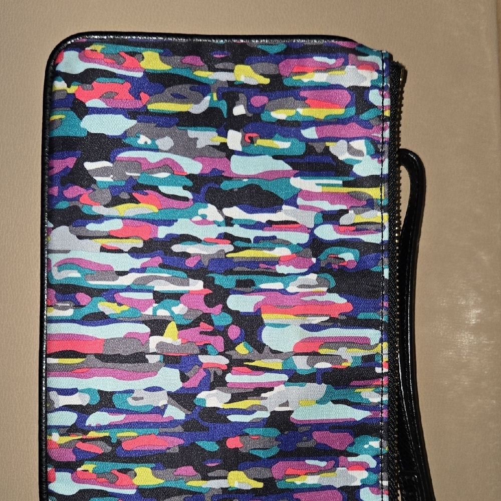 Vera Bradley Multicolor Clutch Wristlet - Picture 2 of 9